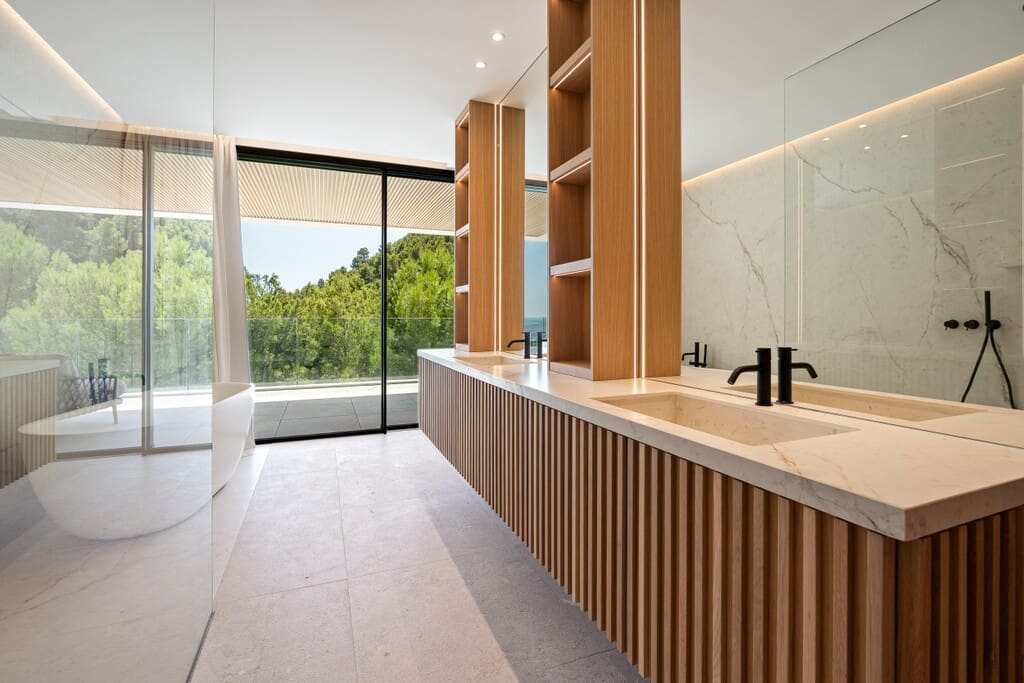 5 bedroom Villa for sale in Son Vida with pool garage - € 5,500,000 (Ref: 10026925)