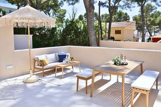 7 bedroom Villa for sale in Playa de Palma, Palma de Mallorca with garage - € 2,880,000 (Ref: 10033537)