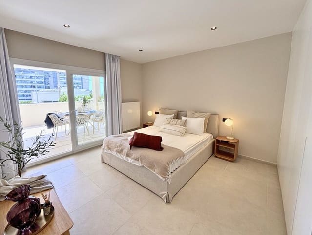 7 bedroom Villa for sale in Playa de Palma, Palma de Mallorca with garage - € 2,880,000 (Ref: 10033537)