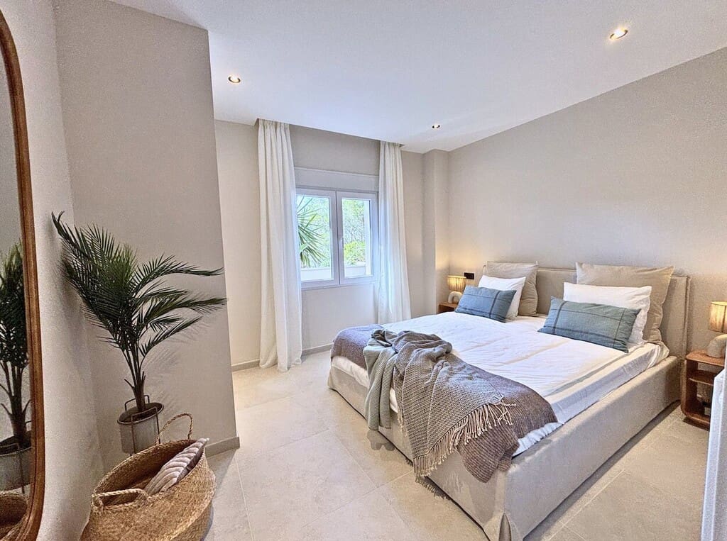 7 bedroom Villa for sale in Playa de Palma with garage - € 2,880,000 (Ref: 10033537)