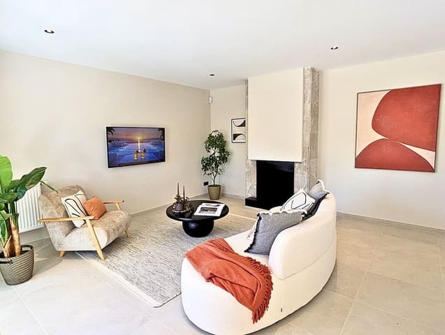 7 bedroom Villa for sale in Playa de Palma, Palma de Mallorca with garage - € 2,880,000 (Ref: 10033537)