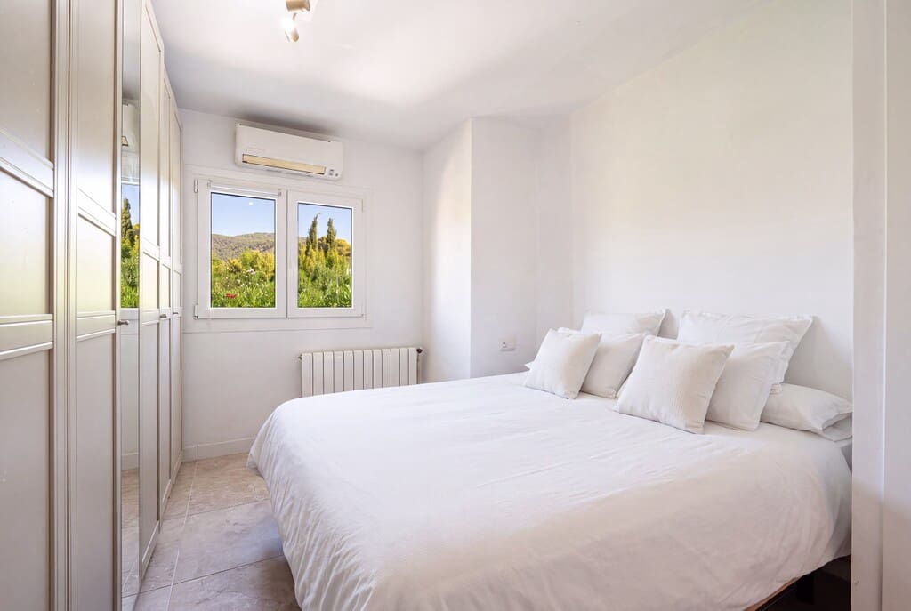 3 bedroom Townhouse for sale in Portals Nous with garage - € 850,000 (Ref: 10035018)