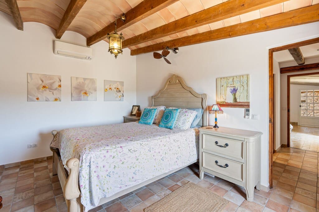 4 sypialnia Finka/Dom wiejski na sprzedaż w Galilea z basenem garażem - 3 950 000 € (Ref: 10037089)