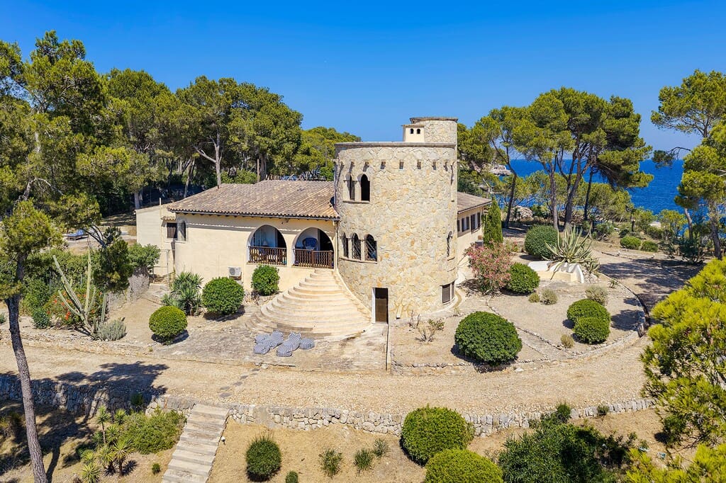 4 bedroom Finca/Country House for sale in Santanyi - € 14,950,000 (Ref: 10042651)