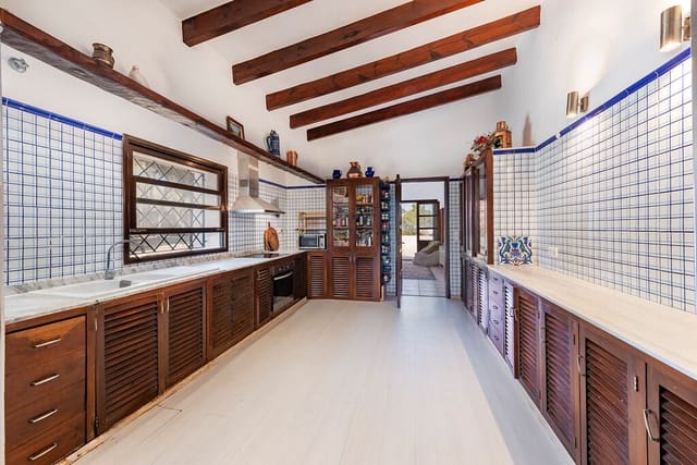 4 bedroom Finca/Country House for sale in Santanyí - € 14,950,000 (Ref: 10042651)
