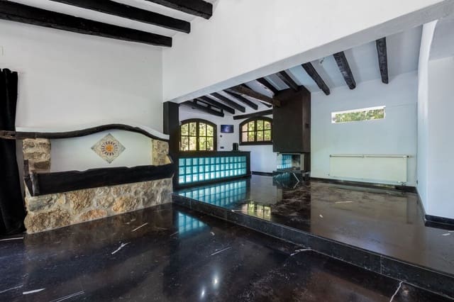 3 soveværelse Finca/Landehus til salg i Pollensa / Pollença med garage - € 1.650.000 (Ref: 10054844)