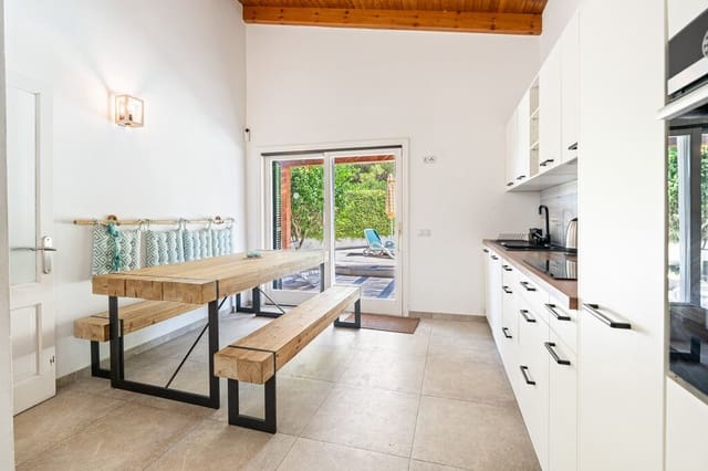 3 slaapkamer Villa te koop in Puerto de Alcudia, Alcúdia met zwembad - € 790.000 (Ref: 10067215)
