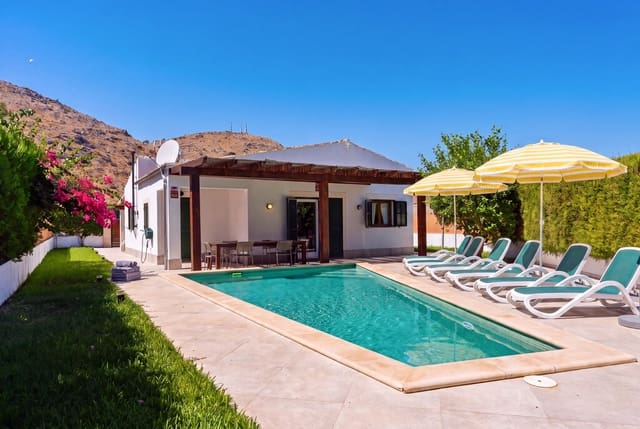 3 slaapkamer Villa te koop in Puerto de Alcudia, Alcúdia met zwembad - € 790.000 (Ref: 10067215)