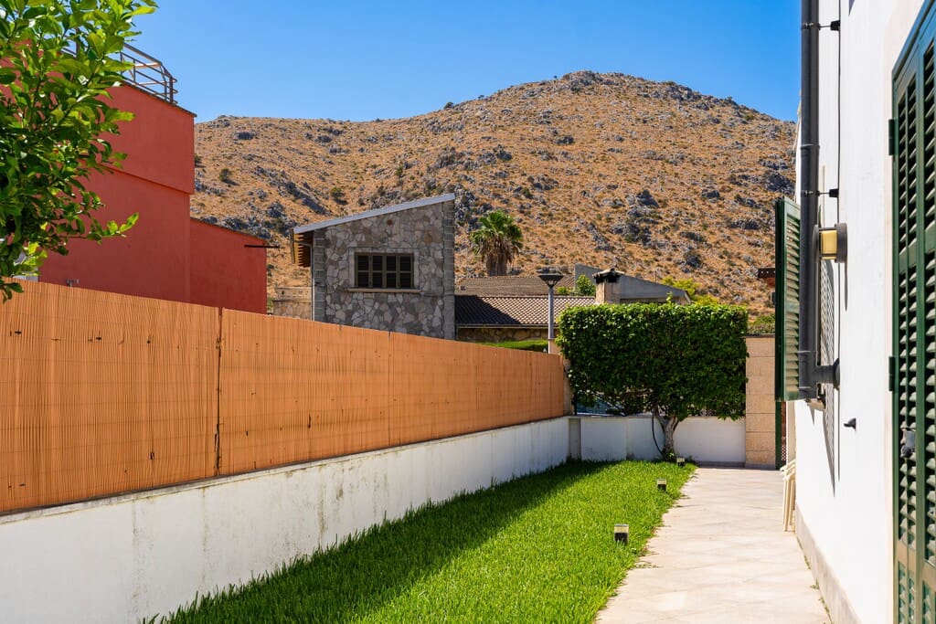 3 slaapkamer Villa te koop in Puerto de Alcudia met zwembad - € 790.000 (Ref: 10067215)
