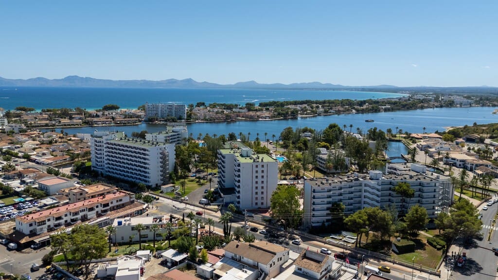 3 slaapkamer Villa te koop in Puerto de Alcudia met zwembad - € 790.000 (Ref: 10067215)