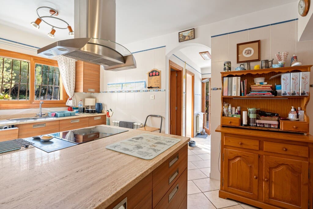 4 bedroom Finca/Country House for sale in Alcudia with pool garage - € 1,200,000 (Ref: 10101891)