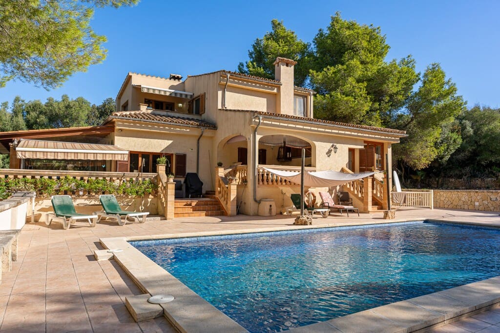 4 bedroom Finca/Country House for sale in Alcudia with pool garage - € 1,200,000 (Ref: 10101891)