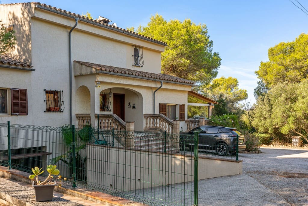 4 bedroom Finca/Country House for sale in Alcudia with pool garage - € 1,200,000 (Ref: 10101891)