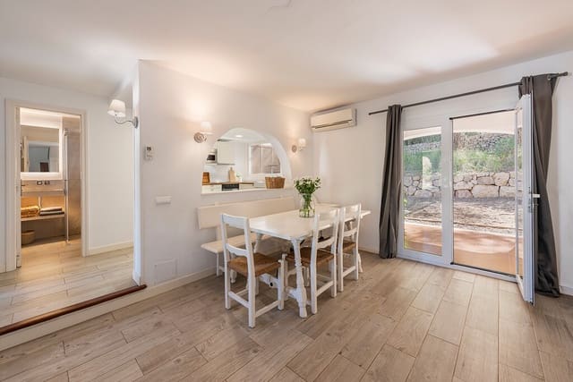 Chalet de 2 habitaciones en Cala San Vicente / Cala Sant Vicenç, Pollensa / Pollença en venta con piscina - 775.000 € (Ref: 10118925)