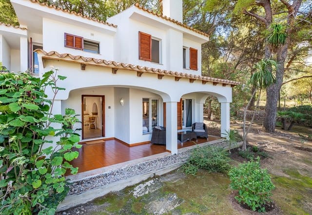 Chalet de 2 habitaciones en Cala San Vicente / Cala Sant Vicenç, Pollensa / Pollença en venta con piscina - 775.000 € (Ref: 10118925)