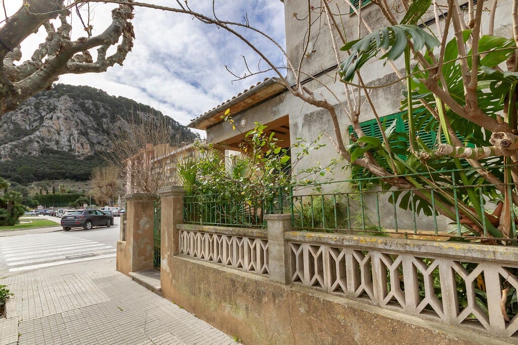 3 bedroom Townhouse for sale in Pollensa / Pollenca - € 650,000 (Ref: 10123555)