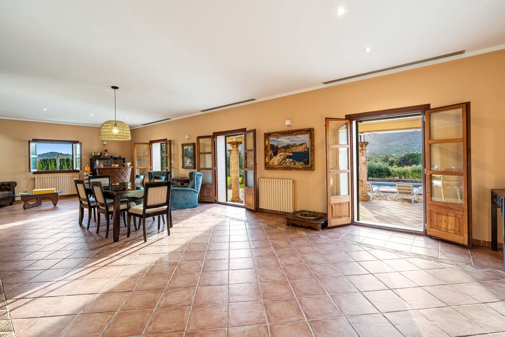 6 bedroom Finca/Country House for sale in Alaro with pool garage - € 7,950,000 (Ref: 10131321)