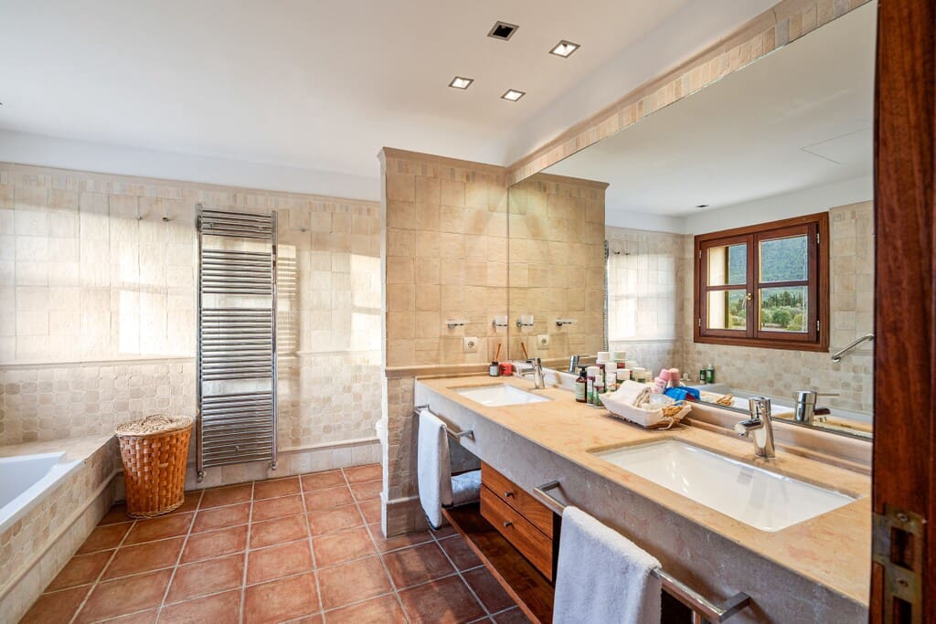 6 bedroom Finca/Country House for sale in Alaro with pool garage - € 7,950,000 (Ref: 10131321)