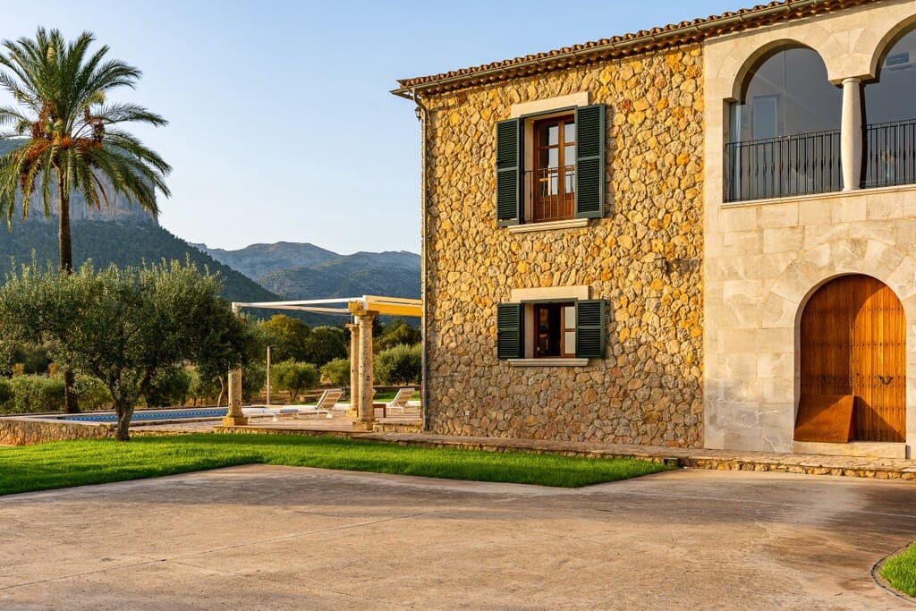 6 bedroom Finca/Country House for sale in Alaro with pool garage - € 7,950,000 (Ref: 10131321)