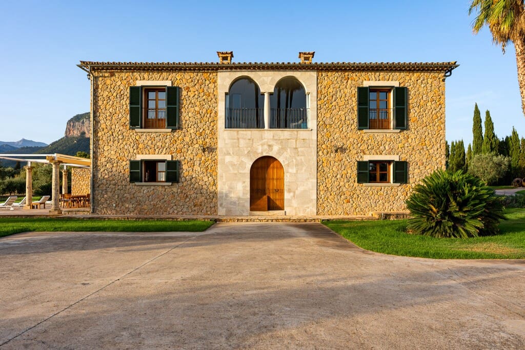 6 bedroom Finca/Country House for sale in Alaro with pool garage - € 7,950,000 (Ref: 10131321)