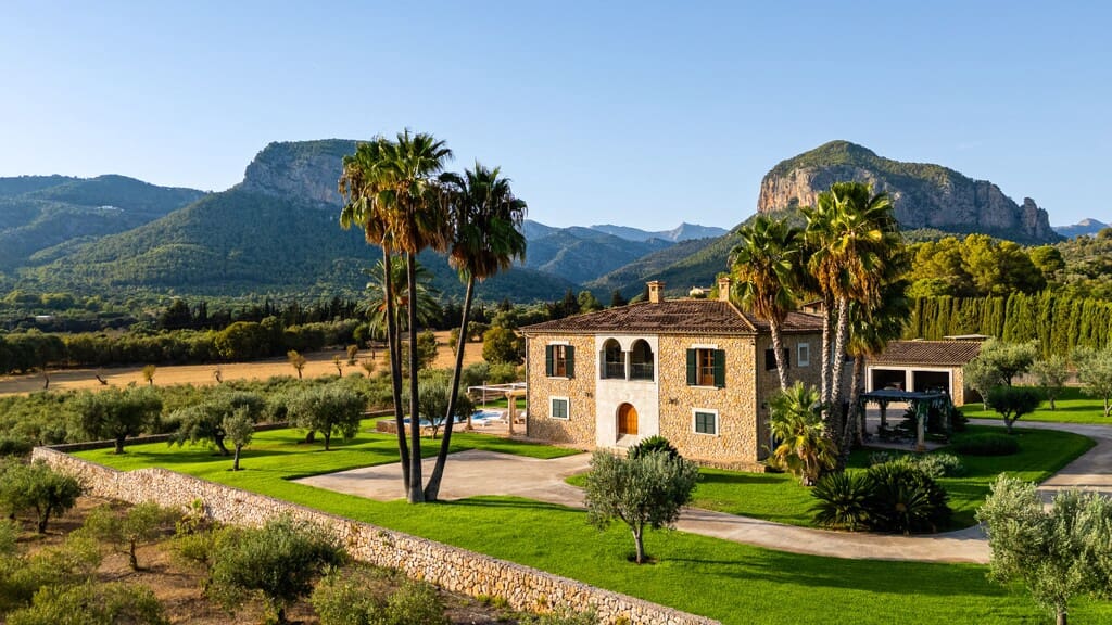 6 bedroom Finca/Country House for sale in Alaro with pool garage - € 7,950,000 (Ref: 10131321)