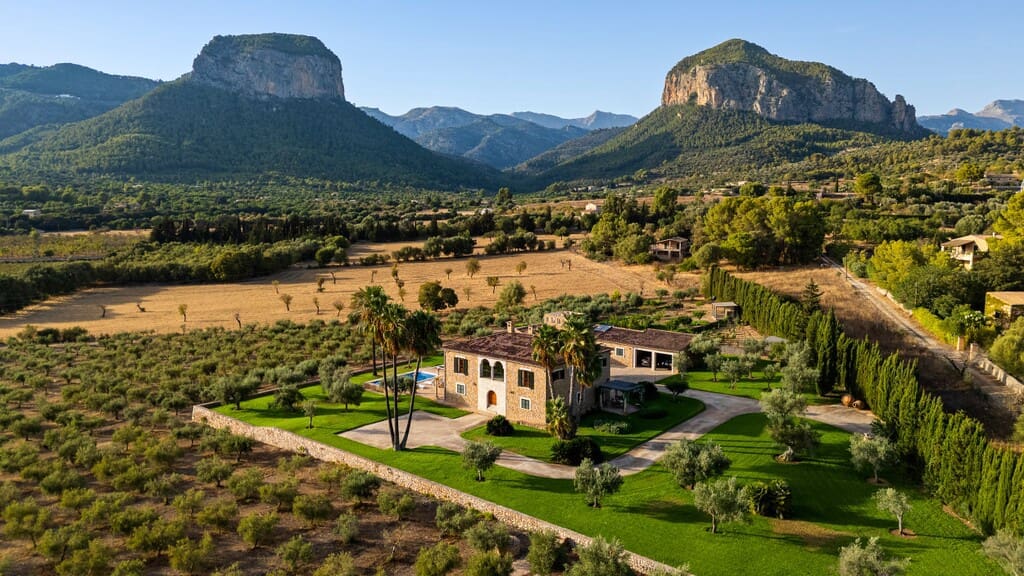 6 bedroom Finca/Country House for sale in Alaro with pool garage - € 7,950,000 (Ref: 10131321)