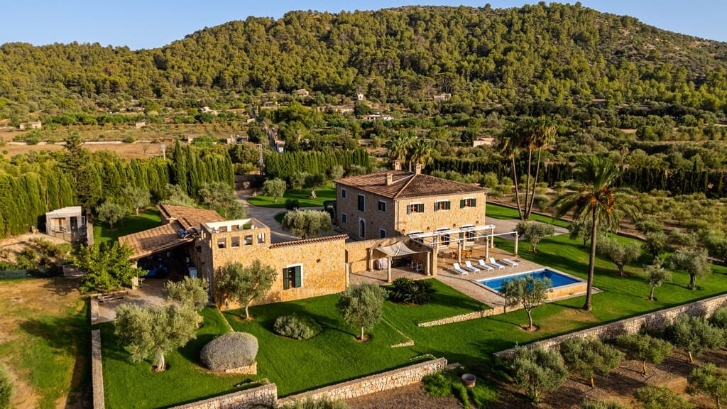 6 bedroom Finca/Country House for sale in Alaro with pool garage - € 7,950,000 (Ref: 10131321)