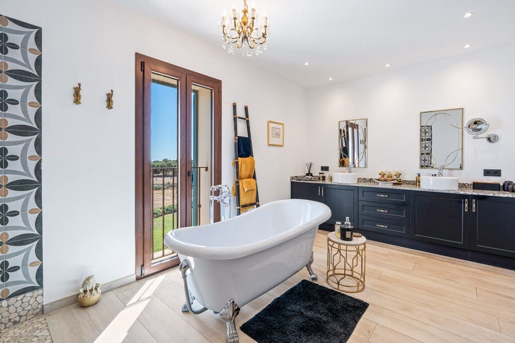 6 chambre Finca/Maison de Campagne à vendre à Portocolom avec piscine - 4 400 000 € (Ref: 10131322)