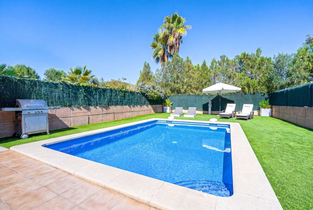 3 bedroom Semi-detached Villa for sale in Sa Pobla with pool garage - € 750,000 (Ref: 10146374)