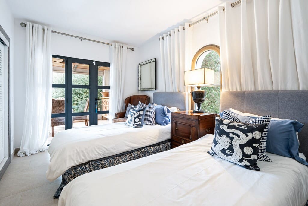 5 bedroom Villa for sale in Cala d'Or with pool garage - € 3,200,000 (Ref: 10168308)