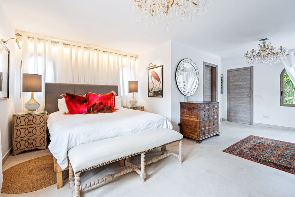 5 bedroom Villa for sale in Cala d'Or with pool garage - € 3,200,000 (Ref: 10168308)
