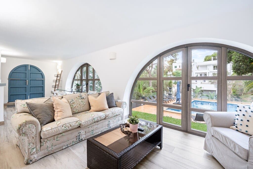5 bedroom Villa for sale in Cala d'Or with pool garage - € 3,200,000 (Ref: 10168308)