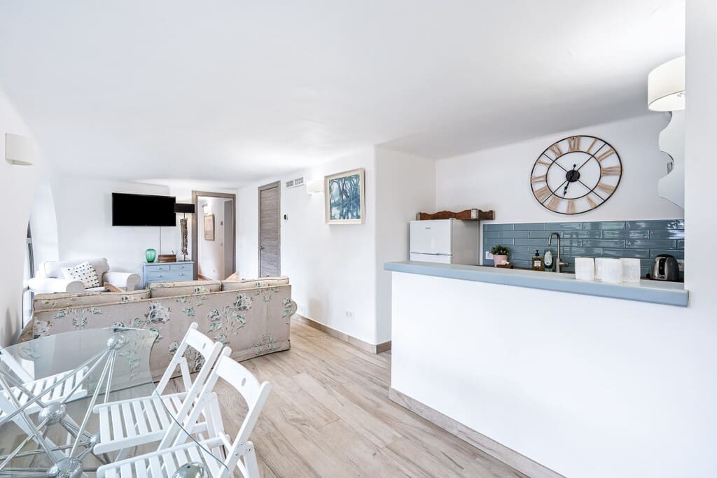 5 bedroom Villa for sale in Cala d'Or with pool garage - € 3,200,000 (Ref: 10168308)
