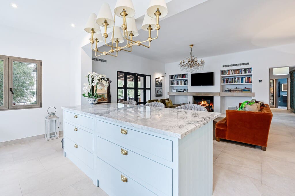 5 bedroom Villa for sale in Cala d'Or with pool garage - € 3,200,000 (Ref: 10168308)