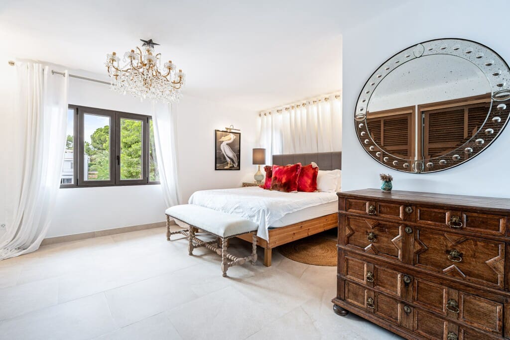 5 bedroom Villa for sale in Cala d'Or with pool garage - € 3,200,000 (Ref: 10168308)