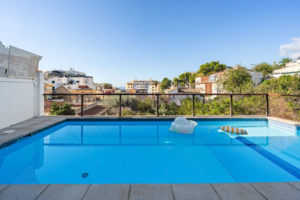 5 bedroom Villa for sale in Cala Mayor with pool garage - € 1,650,000 (Ref: 10168309)