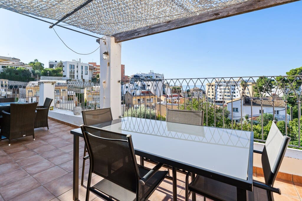 5 bedroom Villa for sale in Cala Mayor with pool garage - € 1,650,000 (Ref: 10168309)