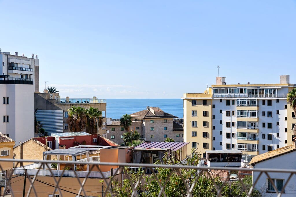 5 bedroom Villa for sale in Cala Mayor with pool garage - € 1,650,000 (Ref: 10168309)