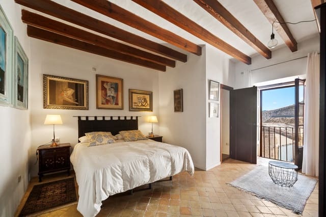 4 soveværelse Byhus til salg i Caimari, Selva med swimmingpool garage - € 995.000 (Ref: 5219839)