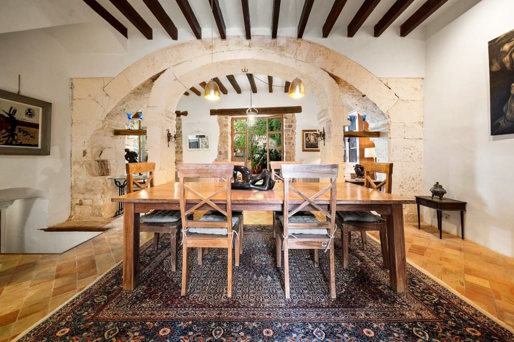 4 soveværelse Byhus til salg i Caimari med swimmingpool garage - € 995.000 (Ref: 5219839)