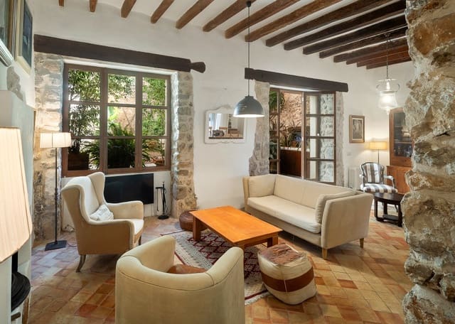 4 soveværelse Byhus til salg i Caimari, Selva med swimmingpool garage - € 995.000 (Ref: 5219839)