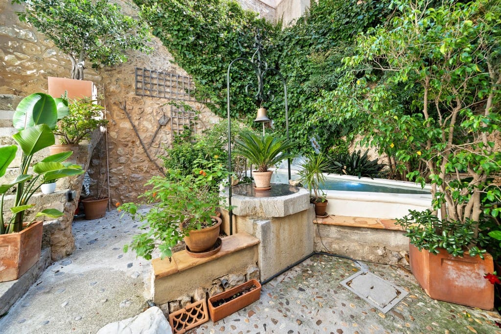 4 soveværelse Byhus til salg i Caimari med swimmingpool garage - € 995.000 (Ref: 5219839)