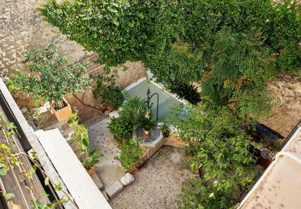 4 soveværelse Byhus til salg i Caimari med swimmingpool garage - € 995.000 (Ref: 5219839)