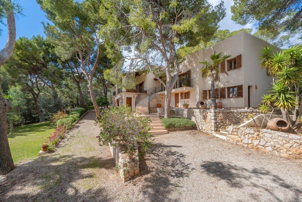 6 bedroom Villa for sale in Puerto de Andratx with pool - € 4,500,000 (Ref: 5220274)