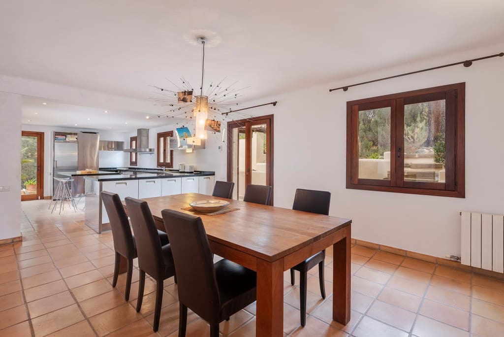 6 bedroom Villa for sale in Puerto de Andratx with pool - € 4,500,000 (Ref: 5220274)