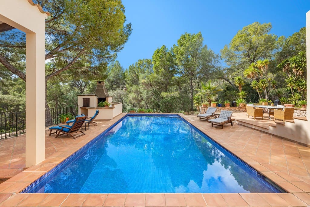 6 bedroom Villa for sale in Puerto de Andratx with pool - € 4,500,000 (Ref: 5220274)