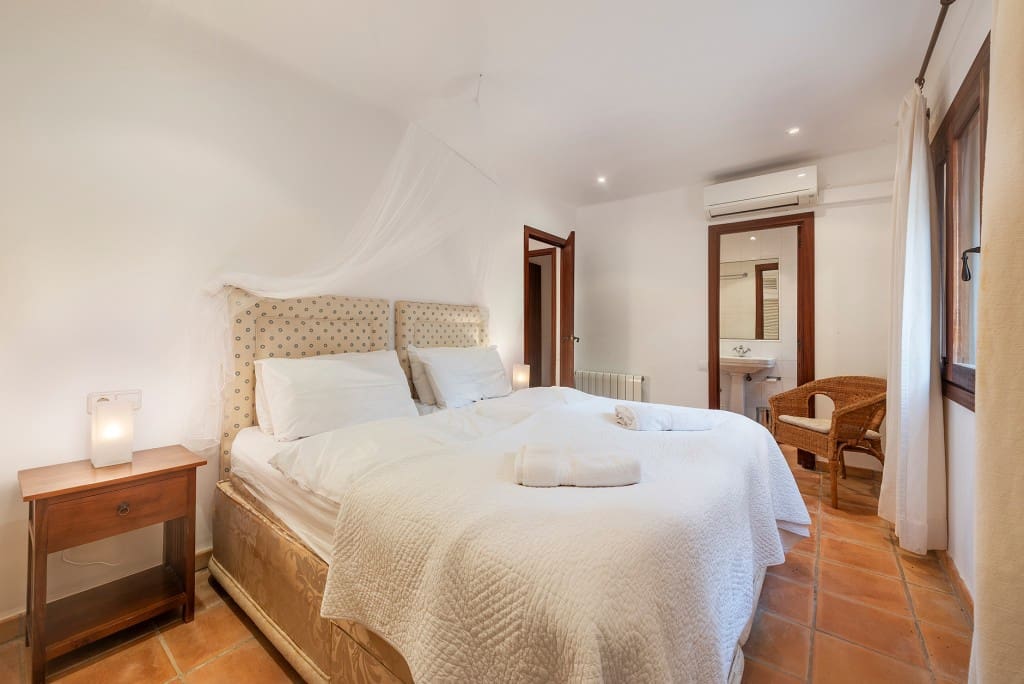 6 bedroom Villa for sale in Puerto de Andratx with pool - € 4,500,000 (Ref: 5220274)