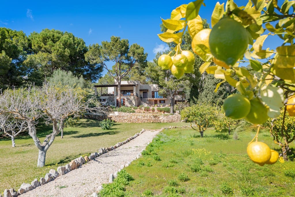 6 bedroom Villa for sale in Puerto de Andratx with pool - € 4,500,000 (Ref: 5220274)