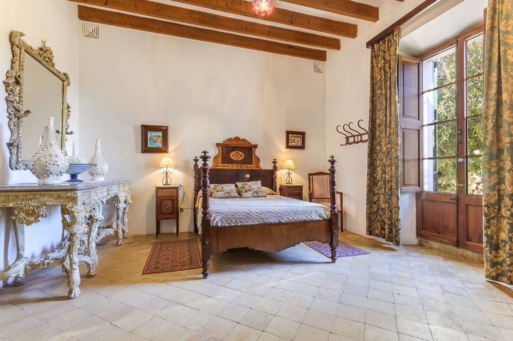 5 soveværelse Byhus til salg i Muro med garage - € 1.300.000 (Ref: 5222382)