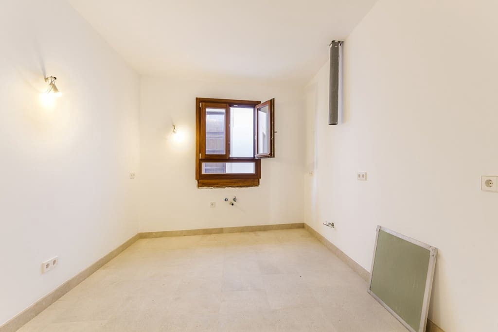 2 bedroom Apartment for sale in Palma de Mallorca - € 1,775,000 (Ref: 6120823)